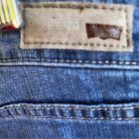 Levi’s Slight Curve Mid Rise Straight Leg Jeans Medium Rinse Women’s Size 14 EUC - Picture 8 of 8